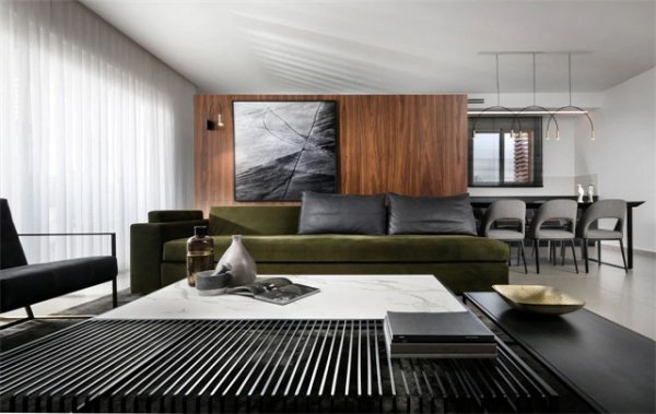 南昌商业空间装修案例：木地板铺还可以铺在墙面上，空间装修效果惊艳！